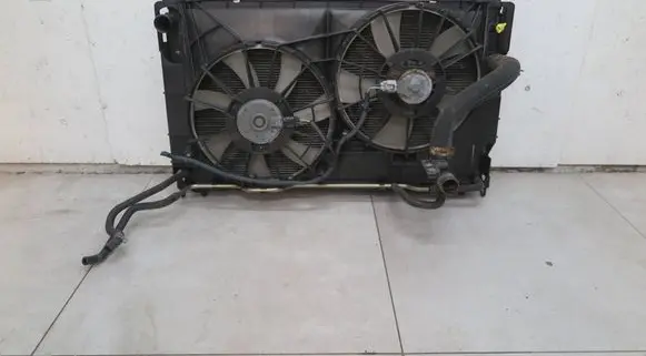 Toyota RAV 4 (XA40) Radiator set CHODNICERAV4