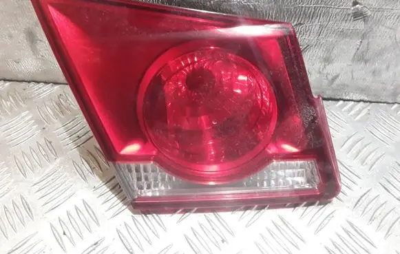 Chevrolet Cruze Tailgate rear/tail lights