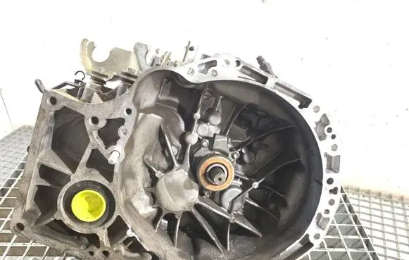 Suzuki Vitara (LY) Manual 5 speed gearbox ZE8