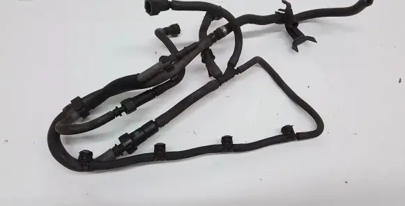 Volvo S60 Fuel injector supply line/pipe 