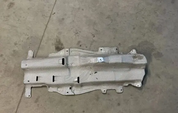 BMW X1 U11 Exhaust heat shield 8498376 51488498376
