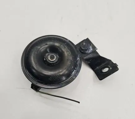 Nissan Leaf II (ZE1) Horn signal 004020