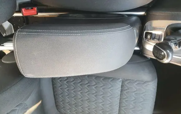 Opel Meriva B Armrest 