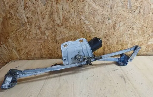 Peugeot 605 Front wiper linkage and motor