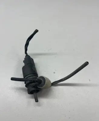 Audi A3 S3 8P Windscreen/windshield washer pump 1T0955651A 1J0973722 3028143