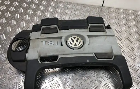 Volkswagen Golf V Engine cover (trim) 03C103925BB