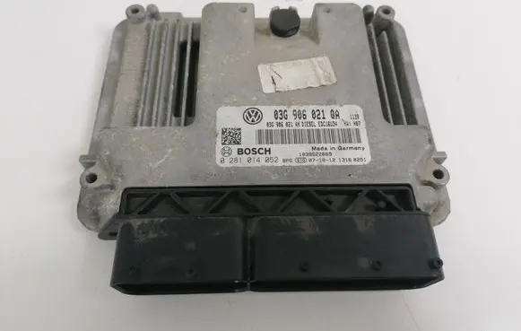 Volkswagen Golf Plus Engine control unit/module 03G906021QA 0281014052