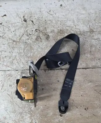Toyota Corolla E120 E130 Front seatbelt 040857