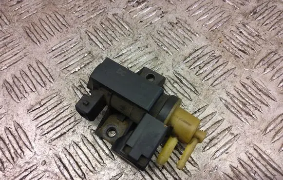 Renault Trafic III (X82) Turbo solenoid valve 8200790180 70181405