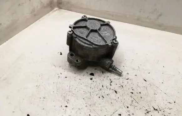 Ford Mondeo MK IV Vacuum pump
