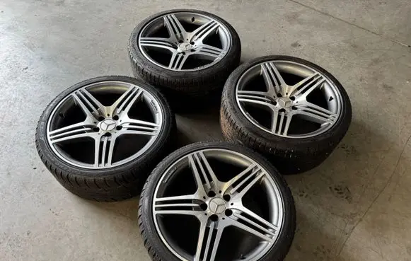 Mercedes-Benz CLS C219 R19 alloy rim A2194013502 A2194013402
