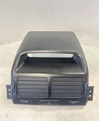 Suzuki Grand Vitara II Dash center air vent grill 7382165J0