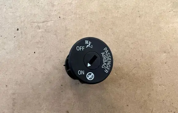 BMW 3 G20 G21 Passenger airbag on/off switch 9483731
