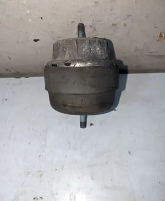 Audi A6 S6 C6 4F Engine mount bracket