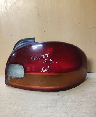 Hyundai Accent Rear/tail lights E13 004001