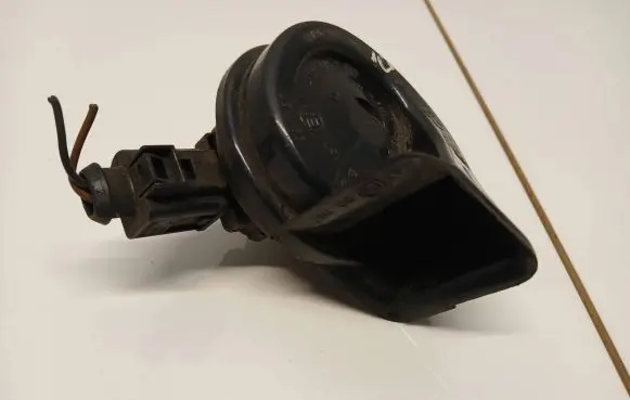 Volkswagen Golf V Horn signal A046466