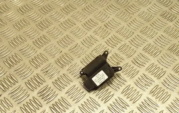 Volkswagen Golf Plus Air flap motor/actuator 3C1907511A