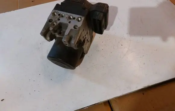 Toyota RAV 4 (XA30) ABS Pump 1338007970 4454042100