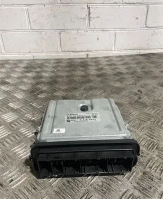 BMW 5 F10 F11 Engine control unit/module 8510643 030090504 0281016938