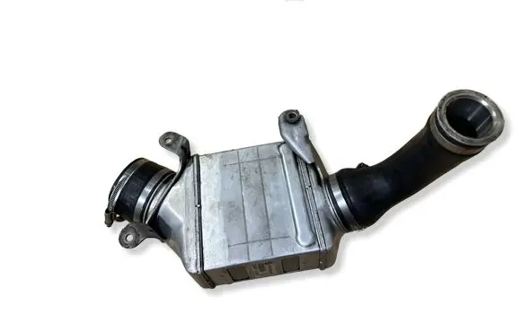BMW 7 F01 F02 F03 F04 Intercooler radiator 7575404