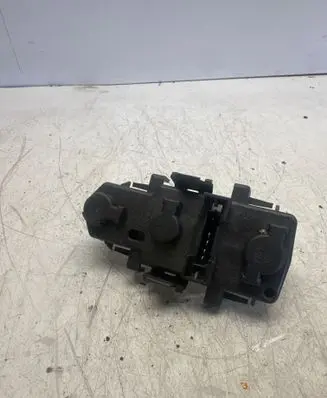 Audi A6 S6 C5 4B Tail light bulb cover holder B5831BL THK161 R5831BL