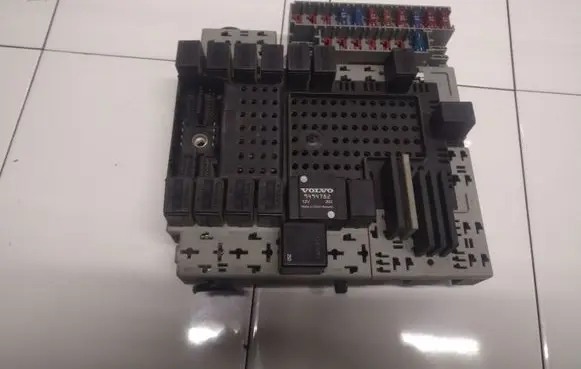 Volvo XC70 Comfort/convenience module 8645410 00W274
