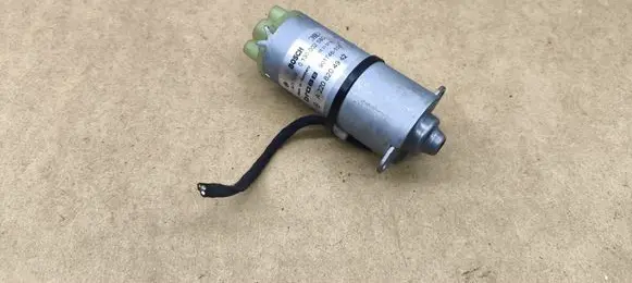Mercedes-Benz S W221 Seat adjustment motor A2208204942