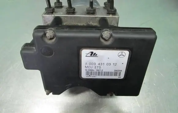 Mercedes-Benz SLK R170 ABS Pump A0034310312 3X2254 10099013272
