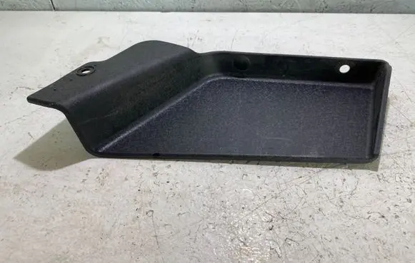 Foot area side trim