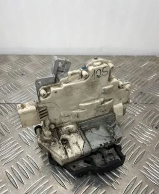 Audi A6 S6 C6 4F Rear door lock 4F0839015