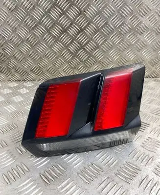 Peugeot 3008 II Rear/tail lights 9810477780