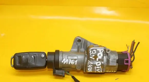 Volkswagen Polo IV 9N3 Ignition lock 4B0905851G