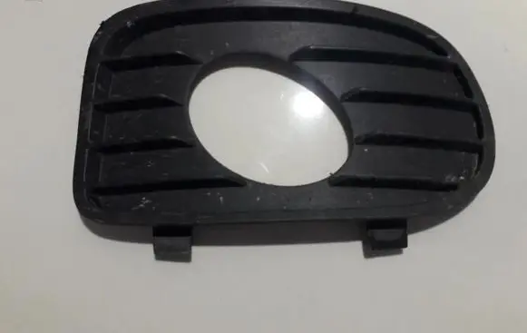 Opel Vectra B Front bumper lower grill 90586627