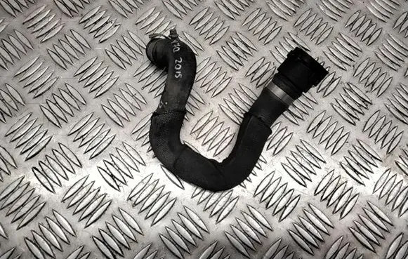 Volvo V70 Engine coolant pipe/hose