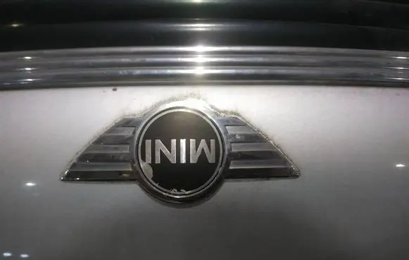 Mini One - Cooper R50 - 53 Manufacturer badge logo/emblem