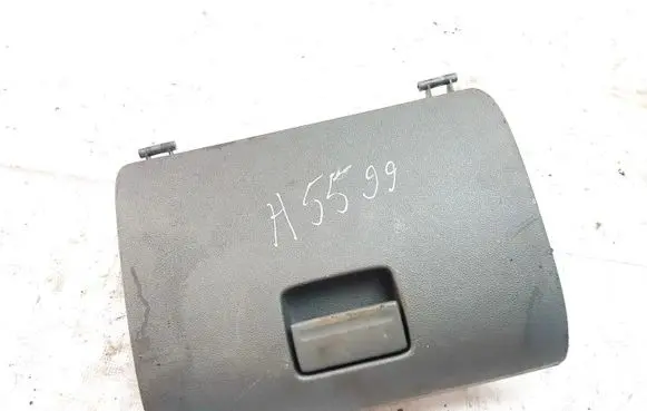 Ford Focus Glove box