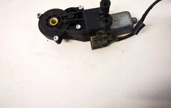 Mercedes-Benz E W211 Seat adjustment motor 0390203210