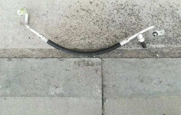Tesla Model 3 Air conditioning (A/C) pipe/hose 1092158