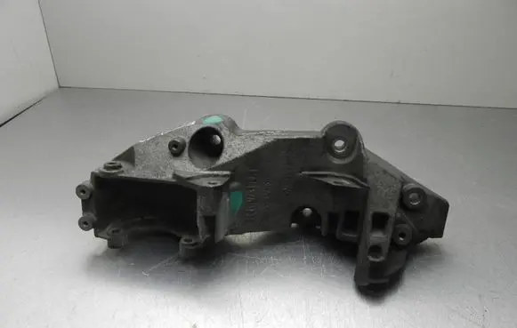 Nissan Qashqai+2 Engine mounting bracket 8200527320 VD10008