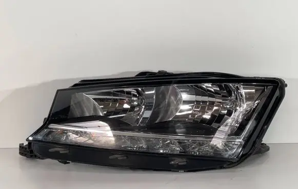 Skoda Fabia Mk3 (NJ) Headlight/headlamp 6V1941015D 030111520100