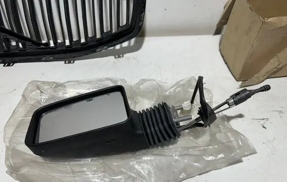 Peugeot 405 Front door electric wing mirror 8148p1