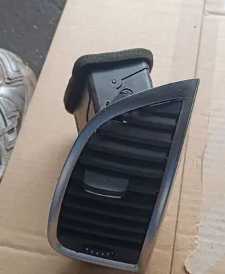 Audi Q7 4L Dashboard side air vent grill/cover trim 4L0820902