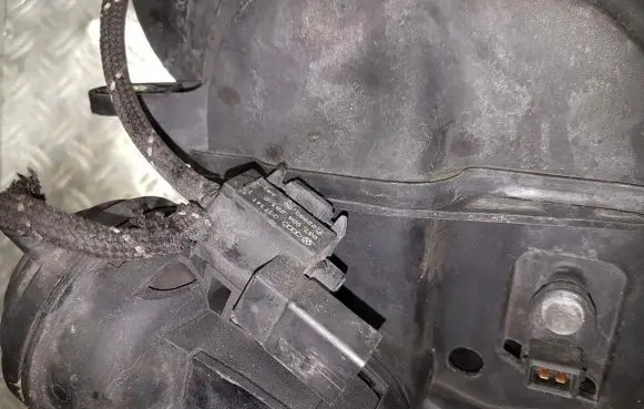 Audi A4 S4 B6 8E 8H Turbo solenoid valve 037906283c