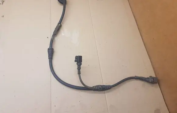 Audi A5 8T 8F Rear ABS sensor wiring 8T0973702
