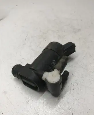 Ford Focus Windshield washer spray nozzle 