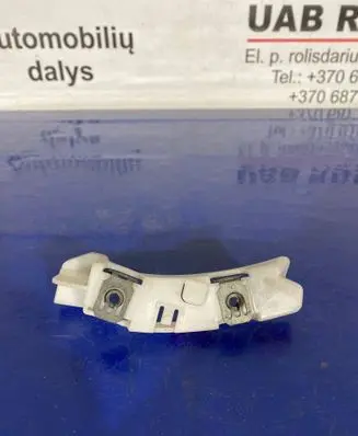 Front bumper mounting bracket