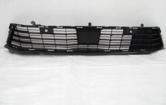Peugeot Traveller Front bumper lower grill 16931971XT