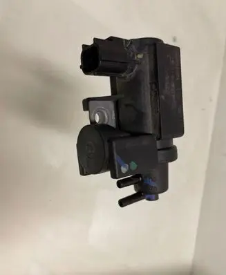 Toyota Corolla Verso AR10 Turbo solenoid valve 258190R011 07T132 70051308