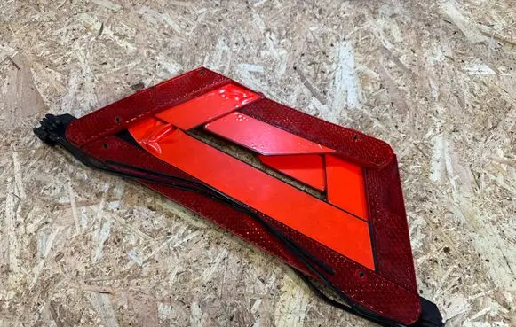 Audi A6 S6 C5 4B Emergency warning sign 8D5860251