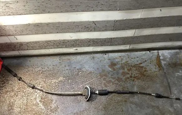 Hyundai Grandeur Gear shift cable linkage 